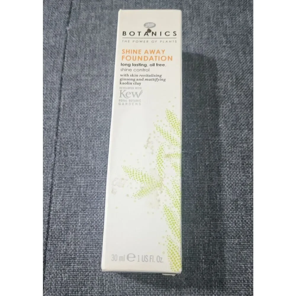 Botanics Age Defense Foundation - Shine Away. 020 Cumin. Oil Free